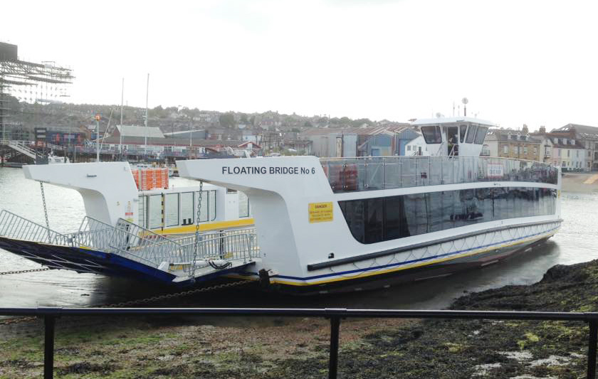 FLOATING BRIDGE RUNS AGROUND SIDEWAYS