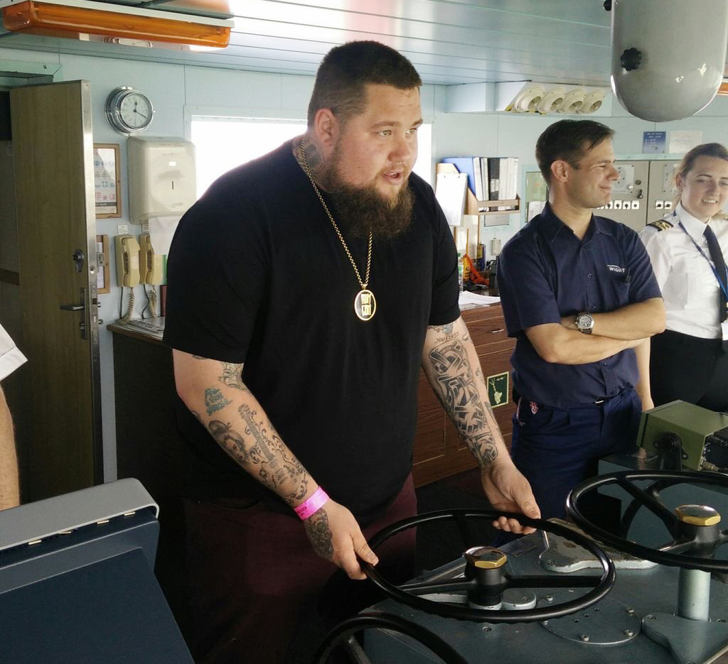 RAG N BONE MAN TALKS WIGHTLINK AND POLITICS