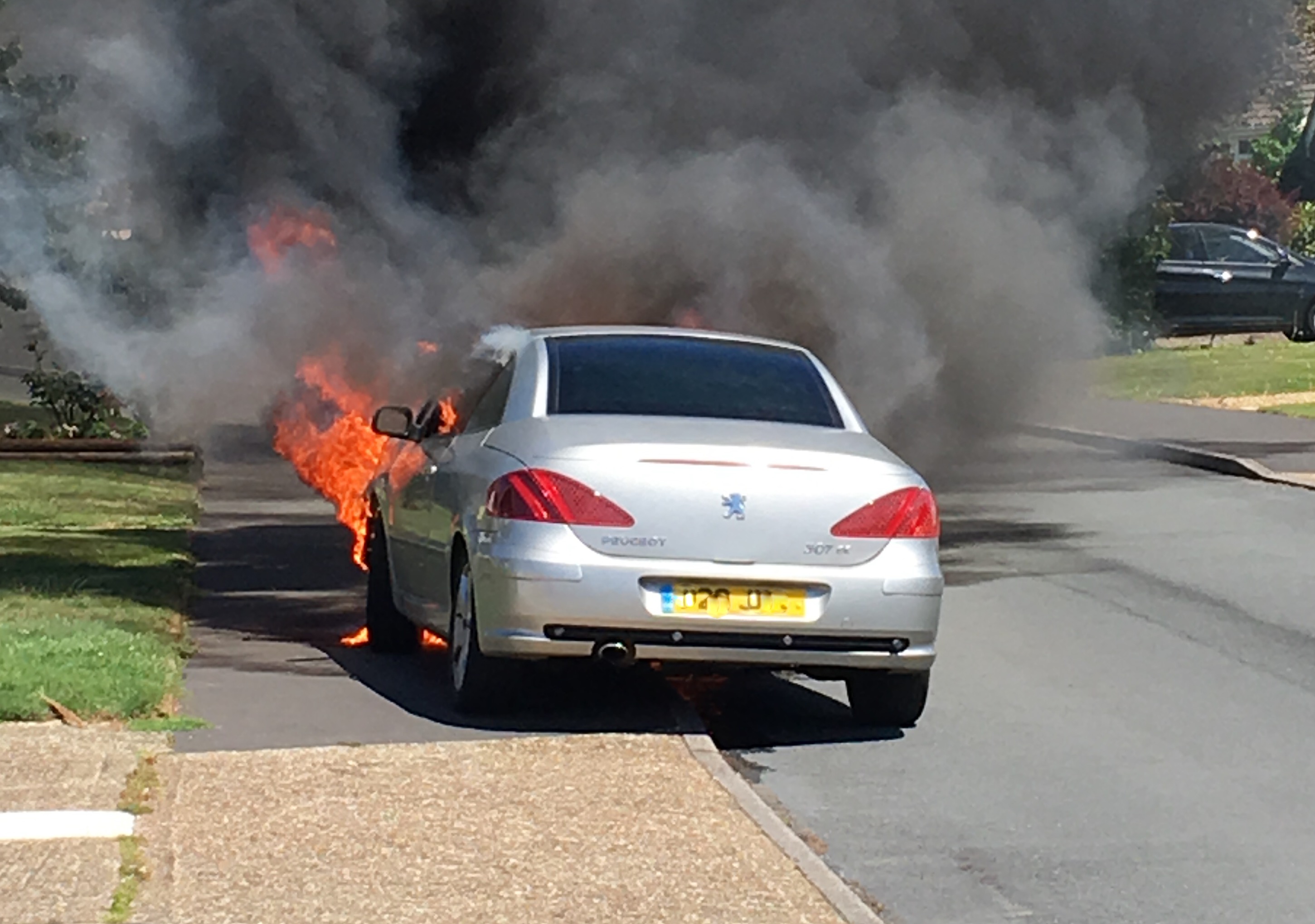 CAR FIRE TACKLED IN BRIGHSTONE