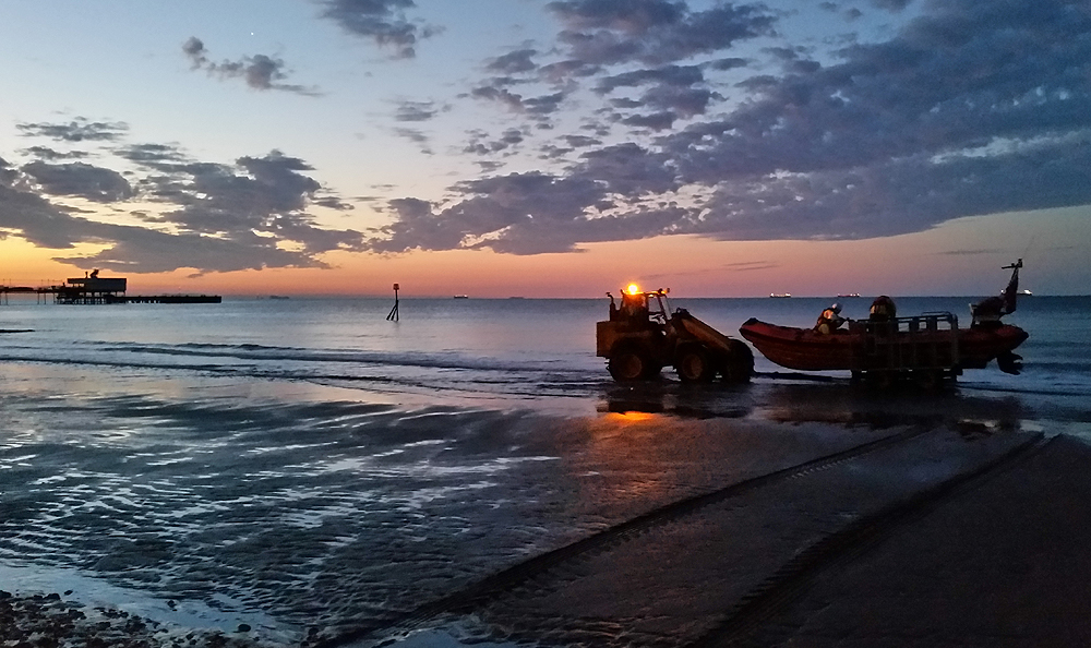 MAN RESCUED AT LUCCOMBE BY COASTGUARD AND INDEPENDENT LIFEBOAT