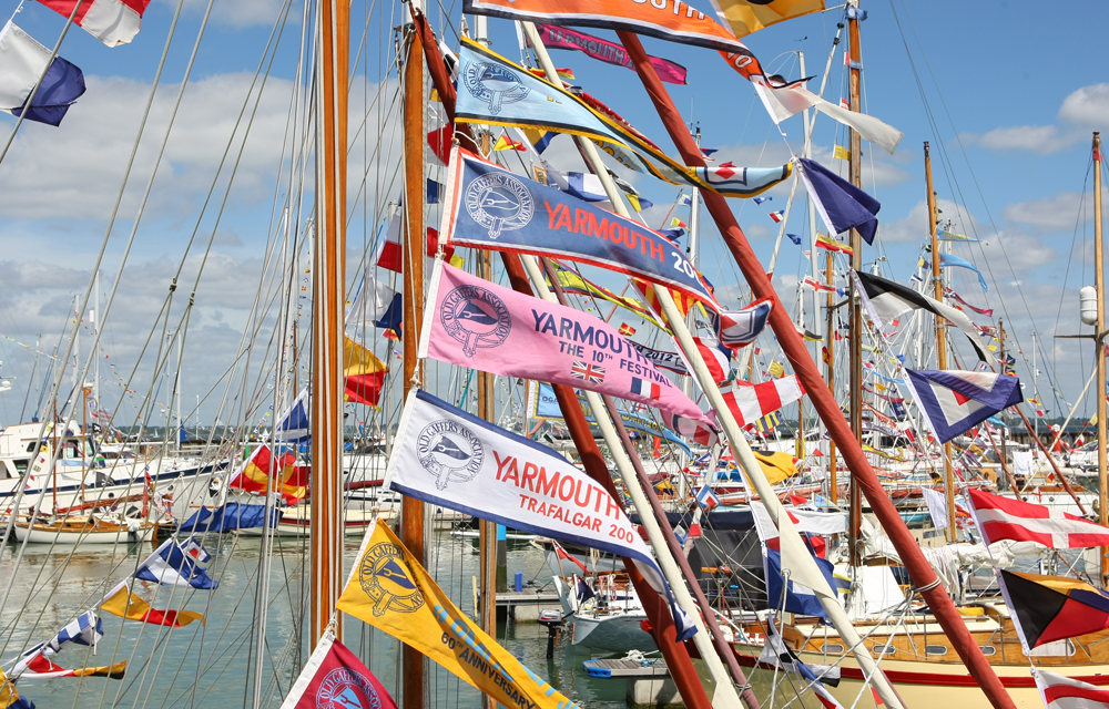 SUNNY WEATHER WELCOMES RETURN OF YARMOUTH OLD GAFFERS FESTIVAL