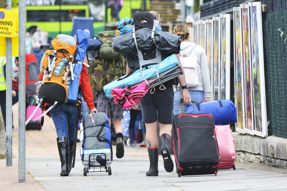 CROWDS ARRIVE FOR WEEKEND OF FUN AS ISLE OF WIGHT FESTIVAL GETS UNDERWAY