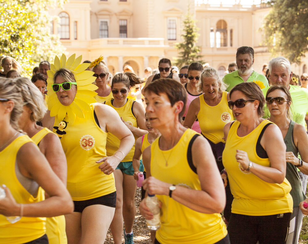 HUNDREDS ENJOY A FUN RUN IN THE SUN
