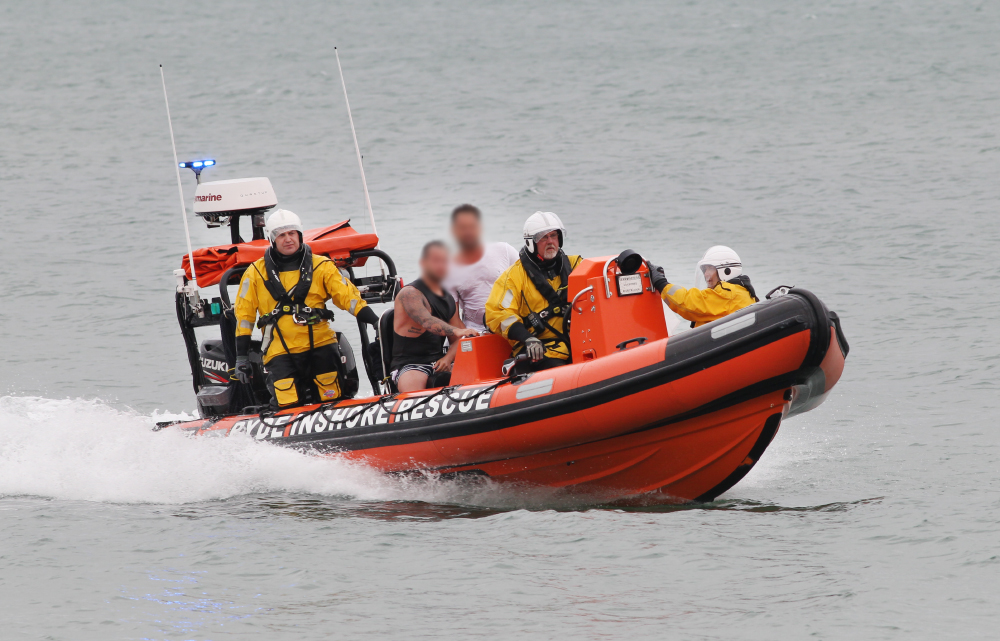 RYDE RESCUE RACE TO THE AID OF PADDLE BOARDERS