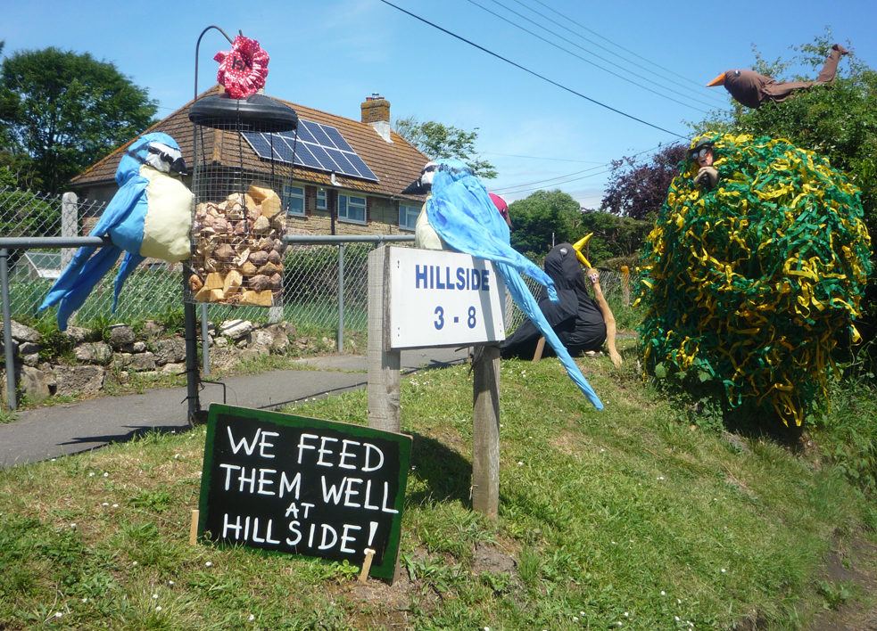 GATCOMBE AND CHILLERTON SCARECROW FESTIVAL COMES UP TRUMPS
