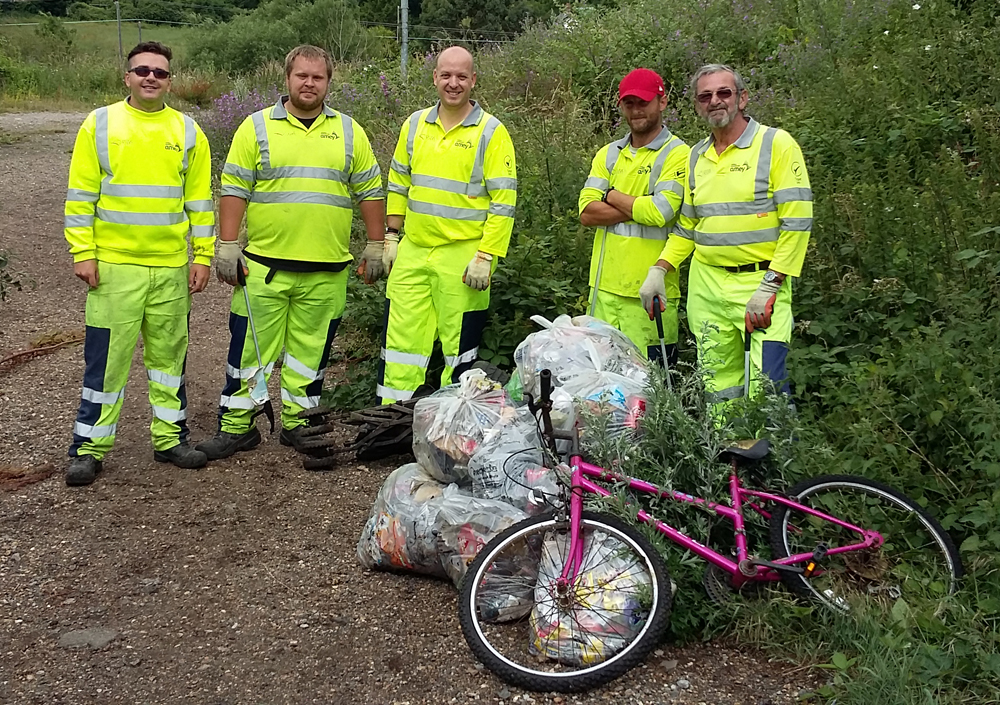 AMEY HELPS CLEAN UP POPULAR BRIDLEWAY IN RYDE