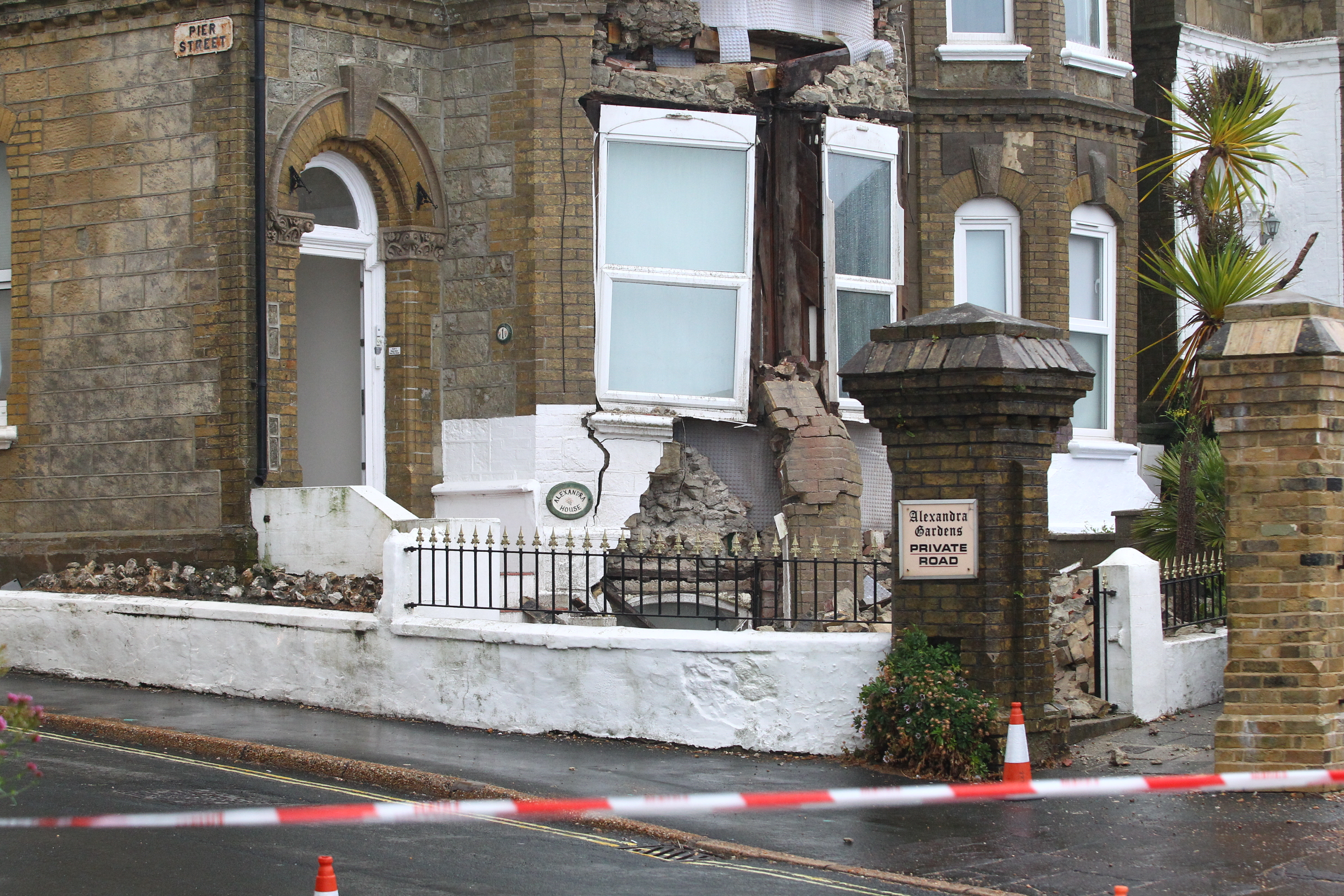 PARTIAL BUILDING COLLAPSE IN VENTNOR