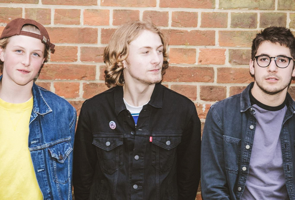 BEACH PUNK TRIO ‘REMINDERS’ RELEASE DEBUT EP