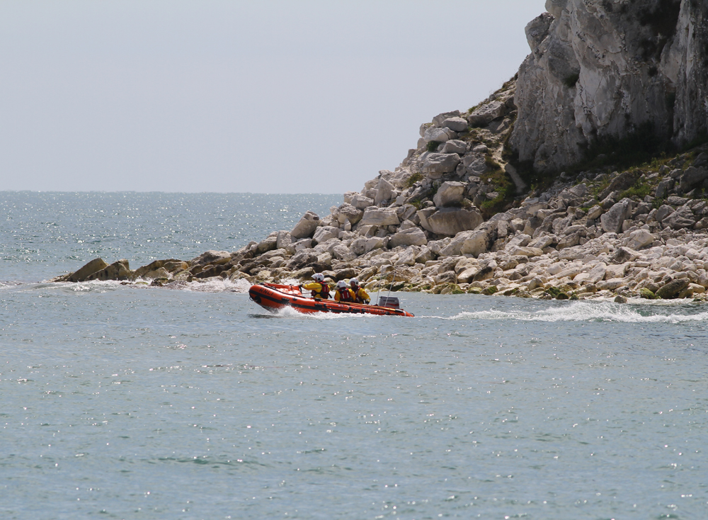LIFEBOAT LAUNCHES TO DUO CUT OFF AT WHITECLIFF