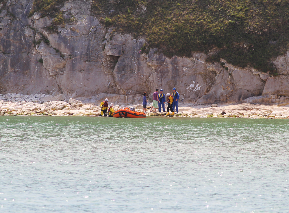 LIFEBOAT LAUNCHES TO DUO CUT OFF AT WHITECLIFF