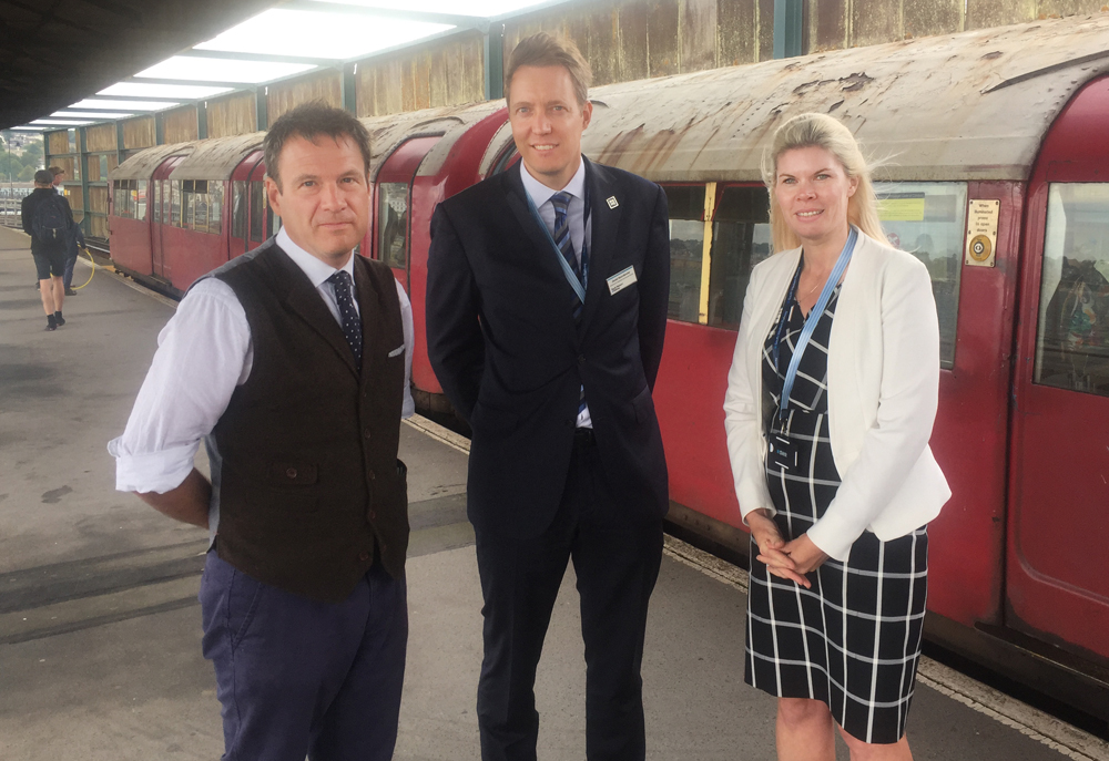 ISLAND’S MP MEETS WITH NEW ISLAND LINE OPERATOR