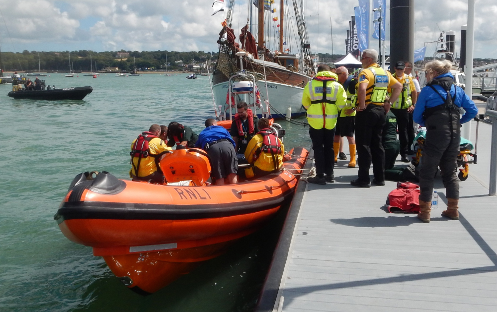 INJURED YACHTSMAN RESCUED BY COWES LIFEBOAT
