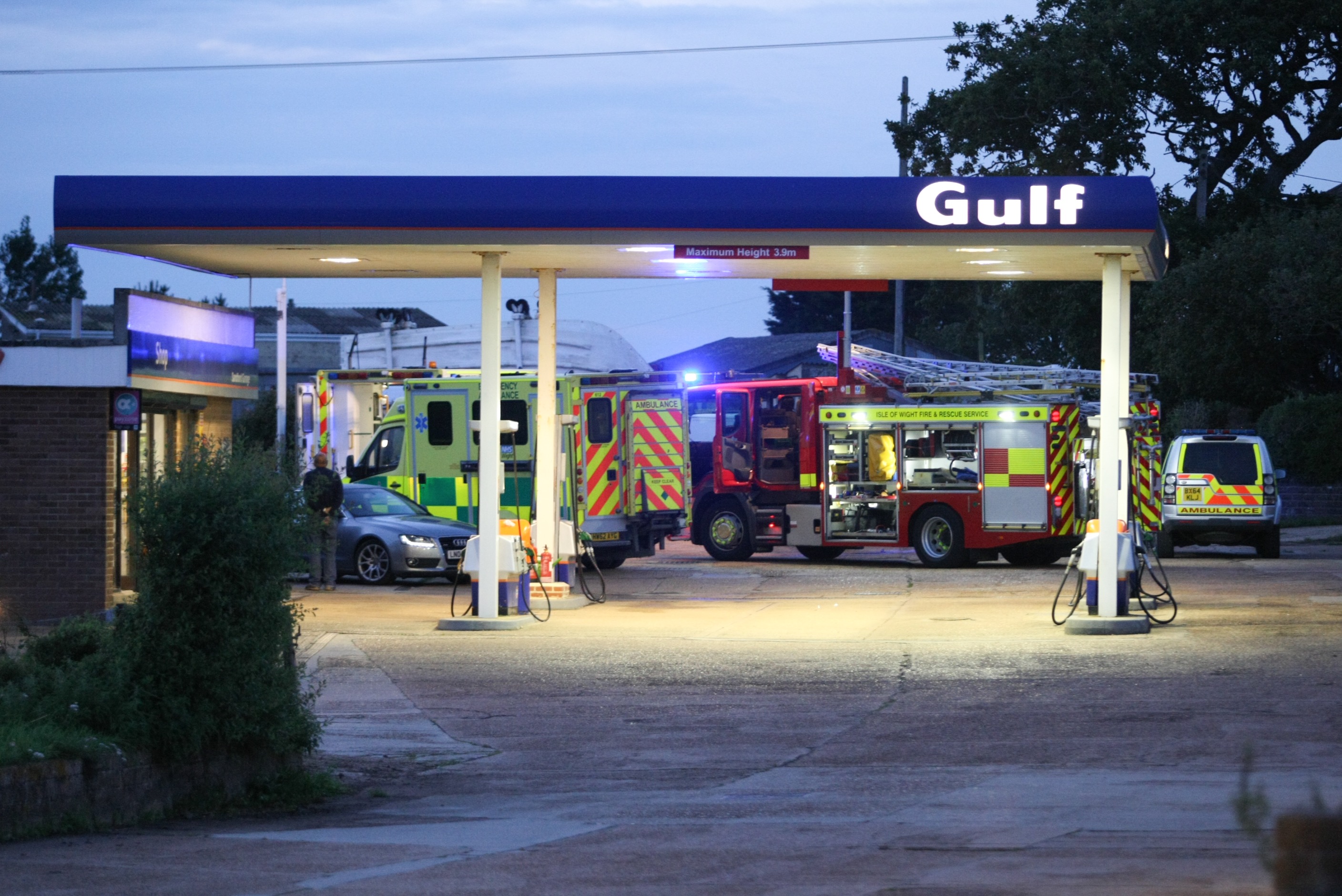 EMERGENCY SERVICES ATTEND TRACTOR CRASH AT SANDFORD