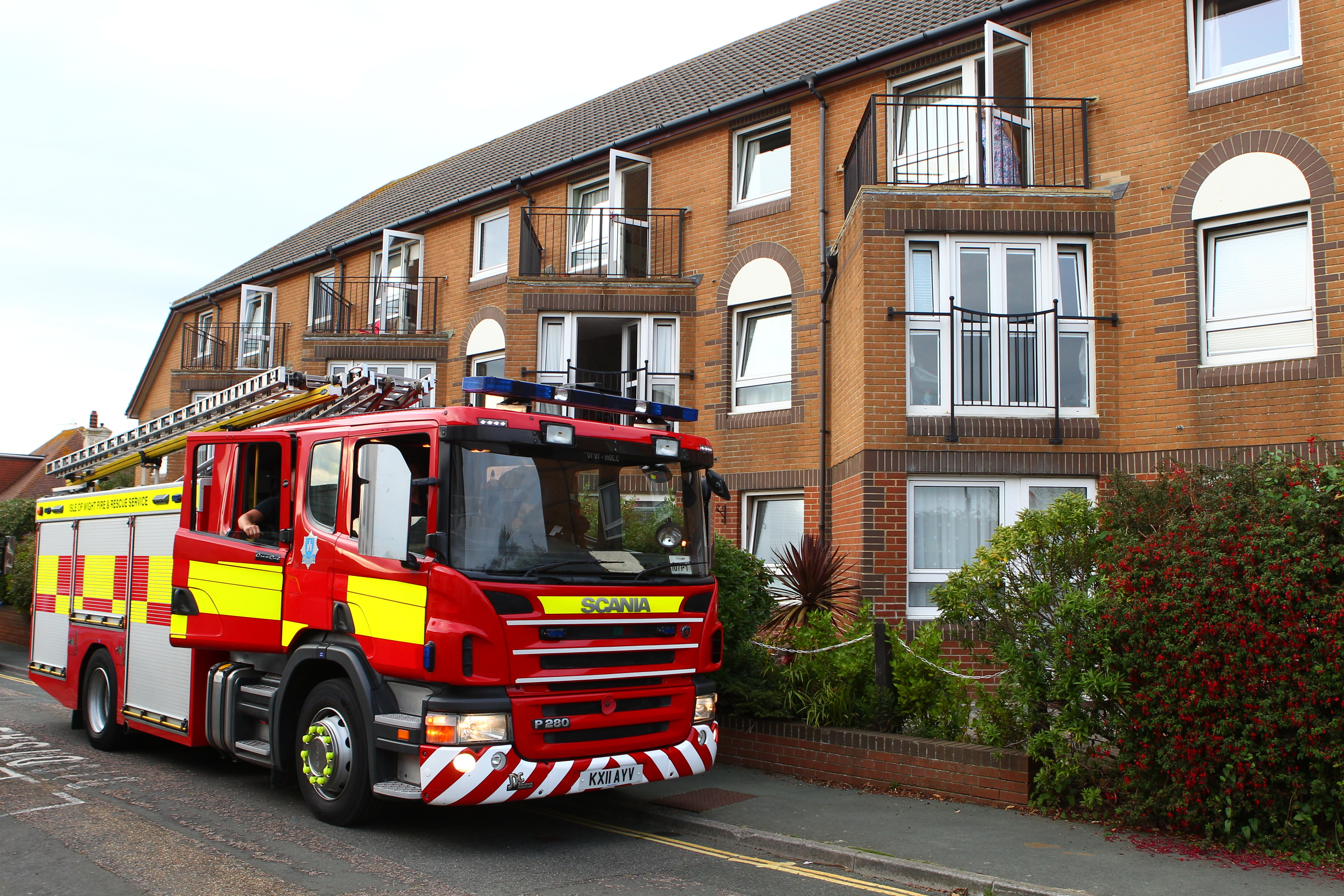 TEALIGHT SPARKS FIRE FEARS AT CLIFF COURT