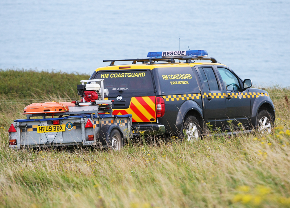 COASTGUARD AND POLICE SEARCH FOR MISSING MAN IN THE BAY