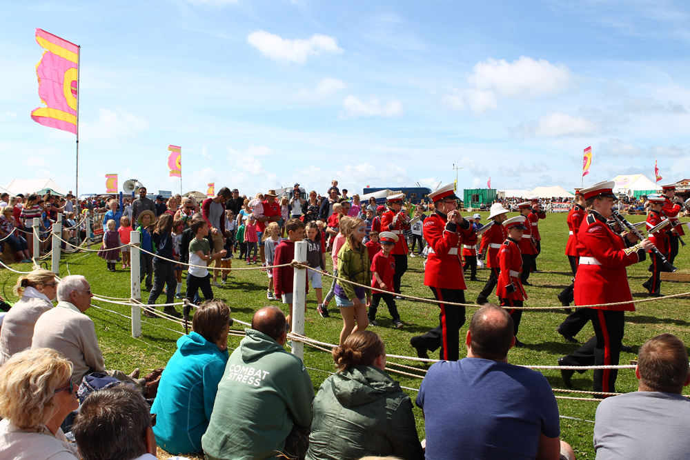 CROWDS ENJOY THE SUN AND FUN AT THE 91ST CHALE SHOW