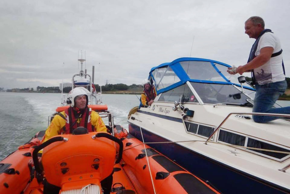DOUBLE TASKING FOR COWES LIFEBOAT CREW