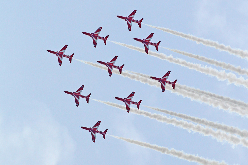 RED ARROWS AND FIREWORKS FINALE WOW THE CROWDS