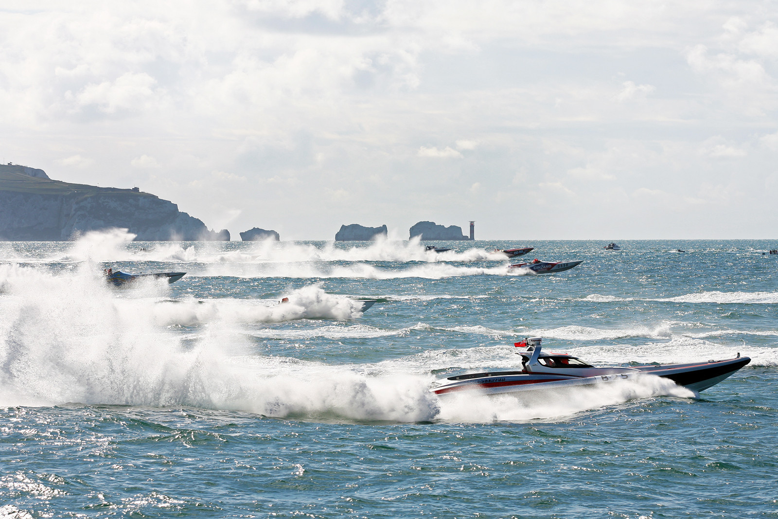 POWERBOAT RACING RETURNS TO COWES OVER THE BANK HOLIDAY WEEKEND