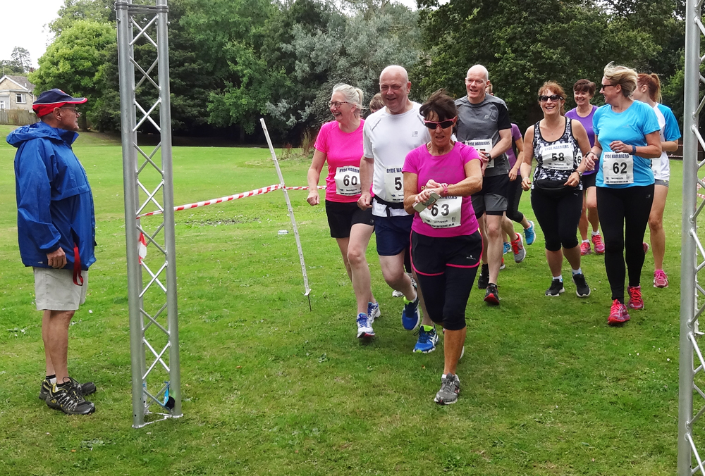 RYDE HARRIERS RACE TO SUPPORT YOUTH TRUST