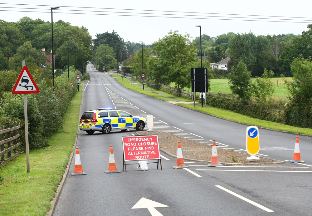 SERIOUS CYCLIST COLLISION CLOSES LUSHINGTON HILL