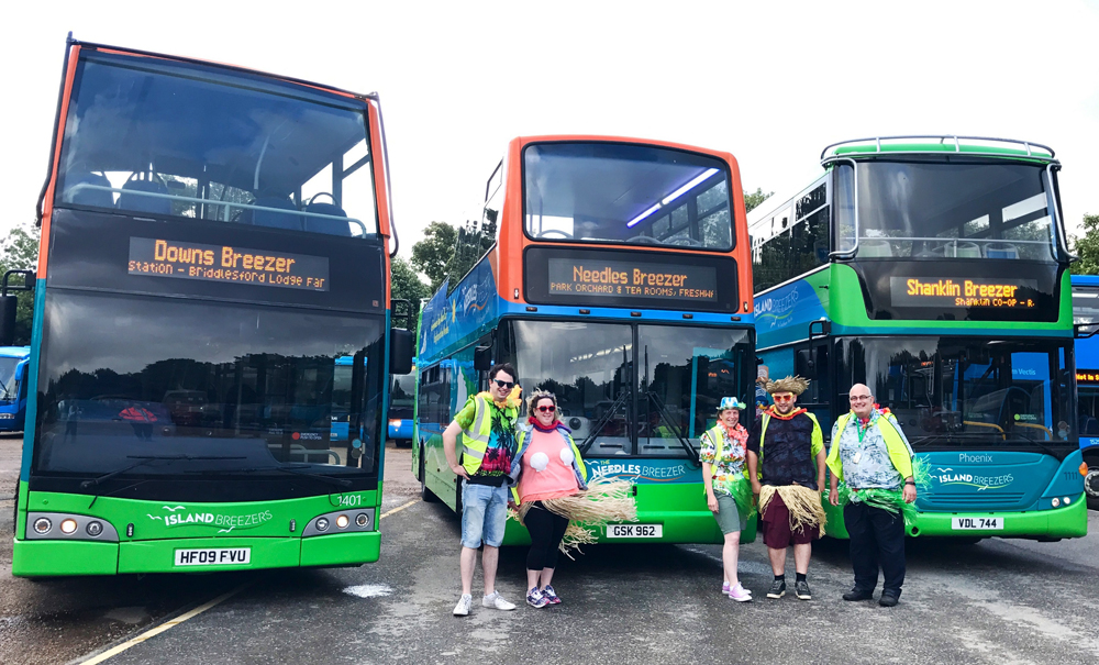 SOUTHERN VECTIS DRIVERS TAKE TO THE ROADS IN HAWAIIAN OUTFITS