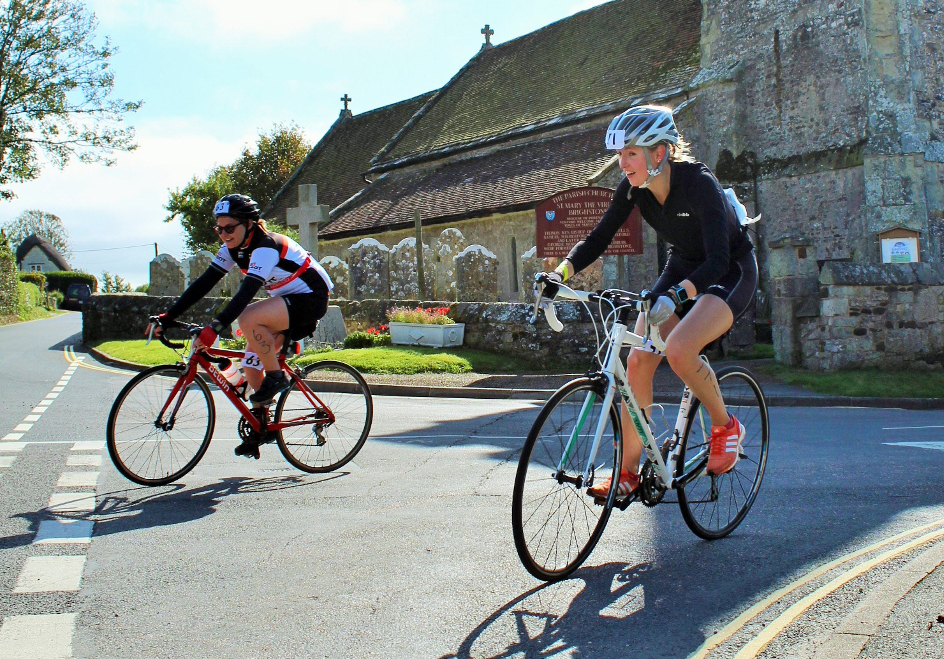 ISLANDERS TRIUMPH IN WEST WIGHT TRIATHLON