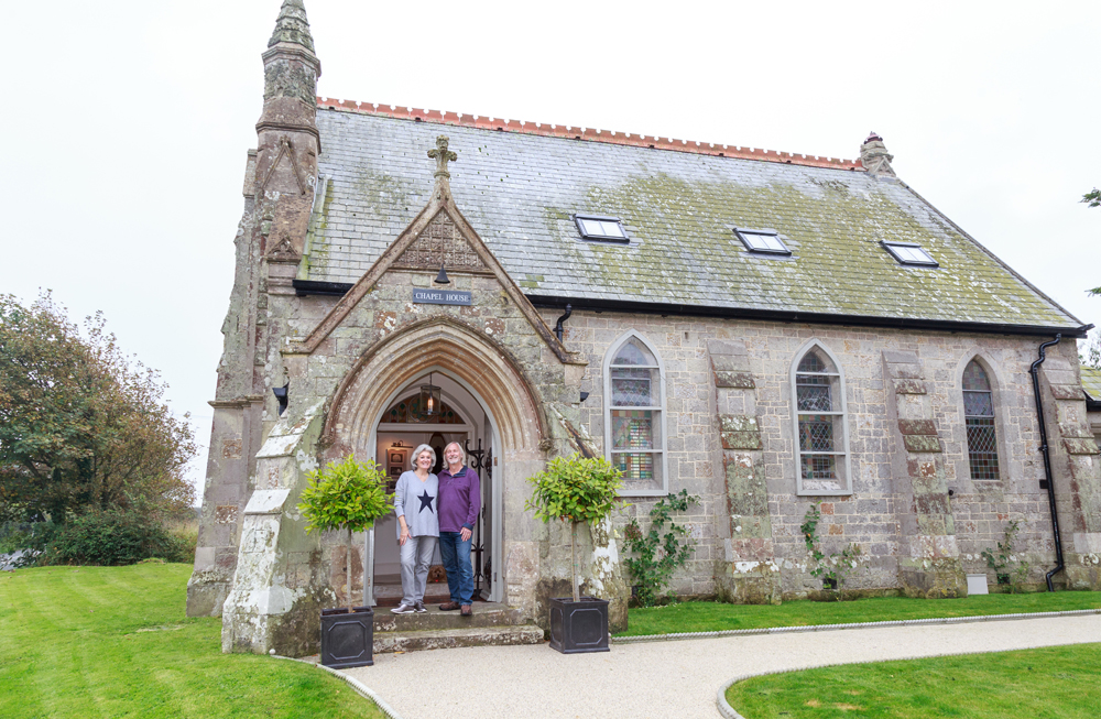 ISLAND COUPLE SCOOP GOLD FOR CHAPEL HOUSE