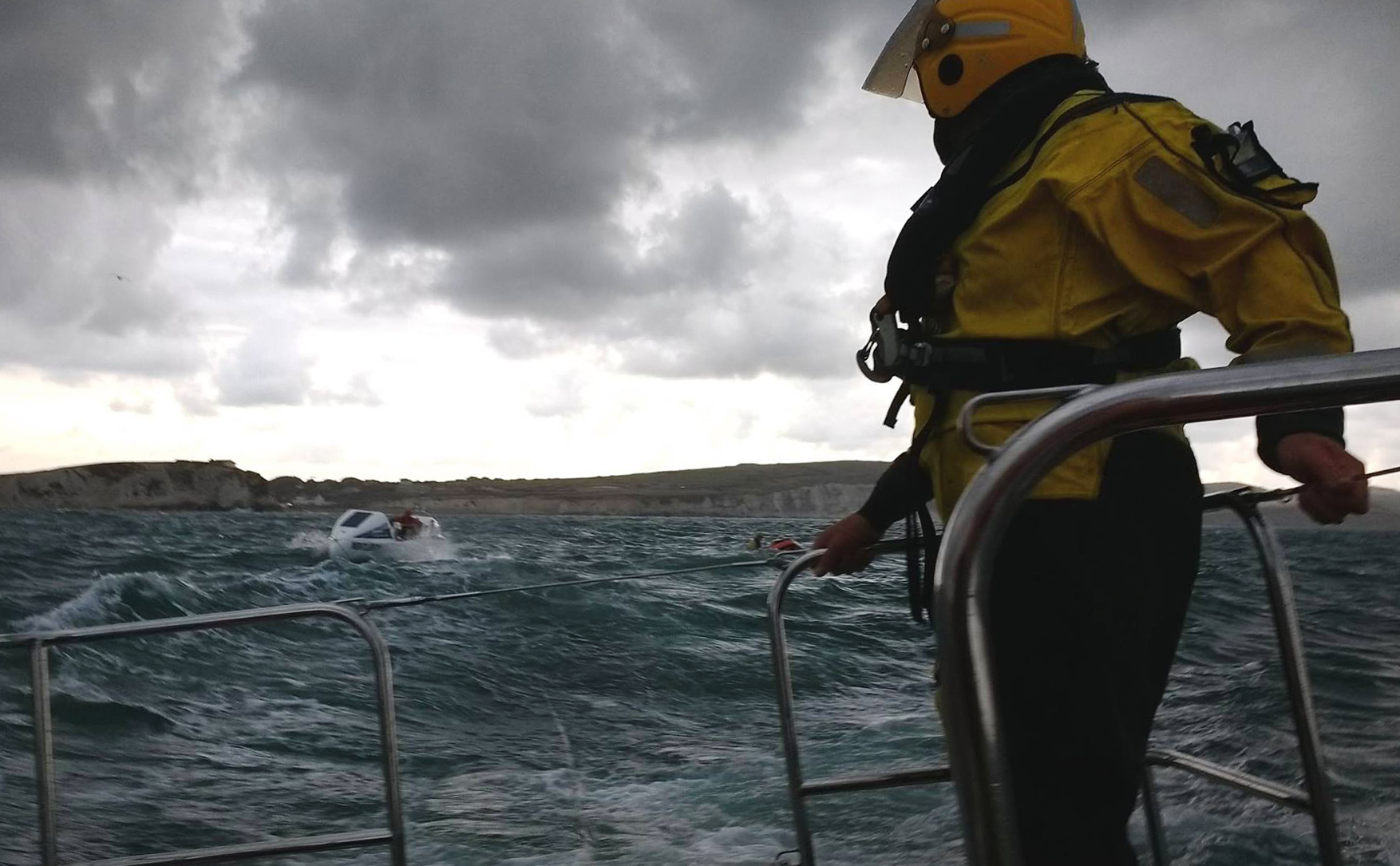 FRESHWATER LIFEBOAT LAUNCHES TO UNWELL ROWER