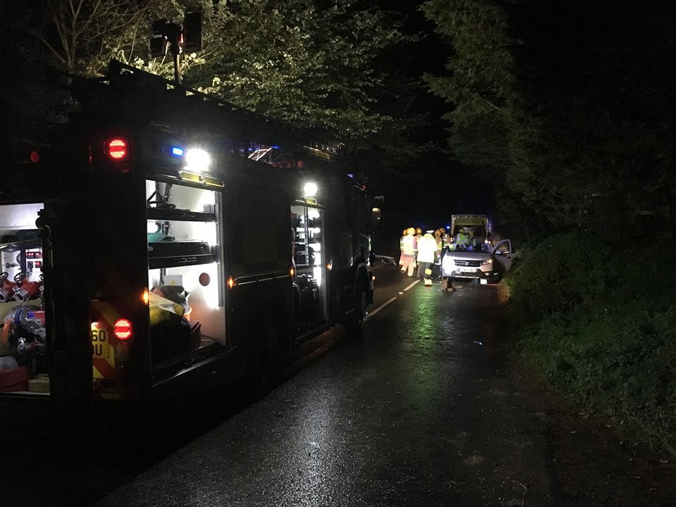 EMERGENCY RESPONSE TO CRASH ON MIDDLE ROAD