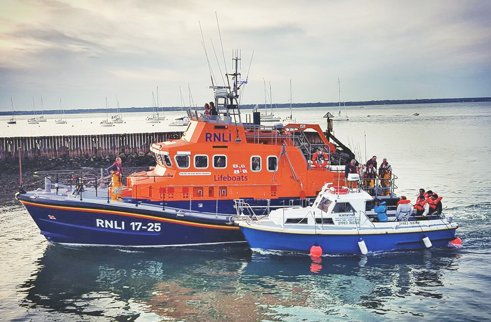 YARMOUTH LIFEBOAT AIDS MOTOR VESSEL OFF THE NEEDLES