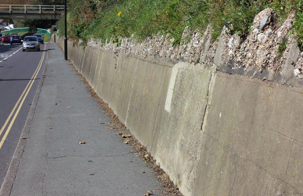 MAJOR PROJECT TO REPAIR LAKE WALL