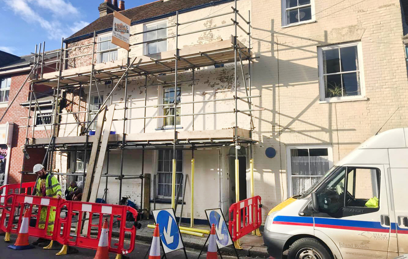 DANGEROUS STRUCTURE FORCES CLOSURE OF NEWPORT ROAD