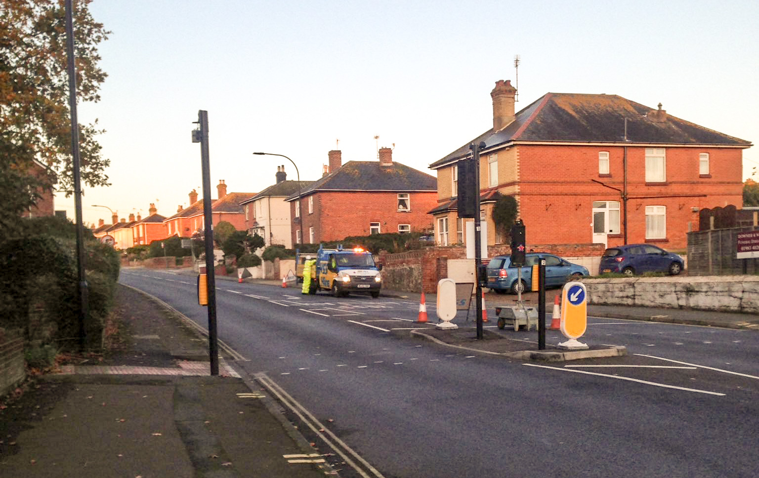 FURTHER DELAYS AS TRAFFIC LIGHTS FAIL IN LAKE