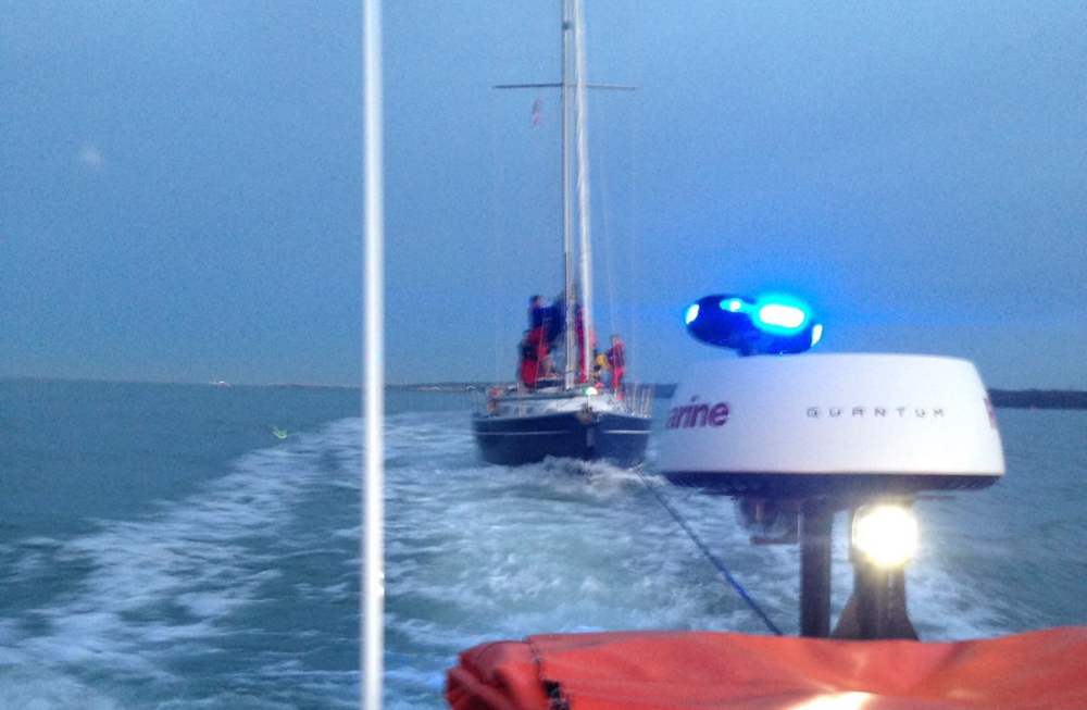 DRIFTING YACHT TOWED TO SAFETY BY RYDE RESCUE