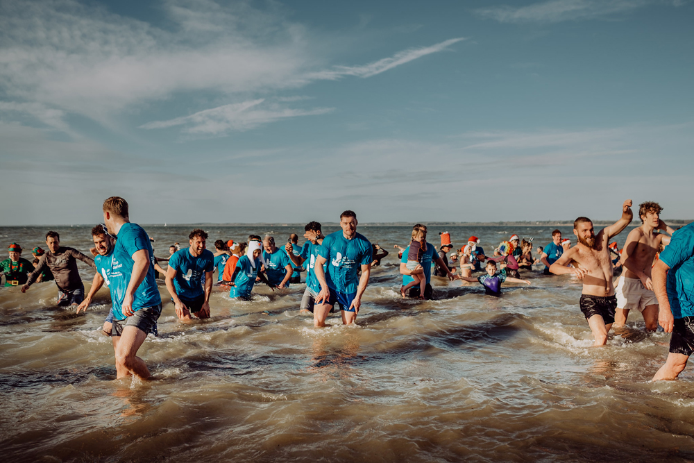 GURNARD’S BOXING DAY DIP RAISES OVER £2,000