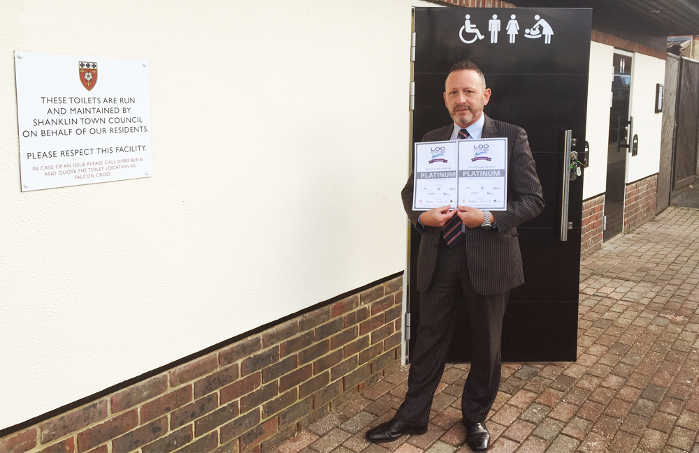 SHANKLIN SCOOOPS PLATINUM AWARDS IN NATIONAL LOO OF THE YEAR