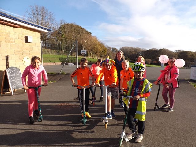 ISLAND SCHOOL CHILDREN LEARN ‘BE BRIGHT BE SEEN’ DRESS CODE