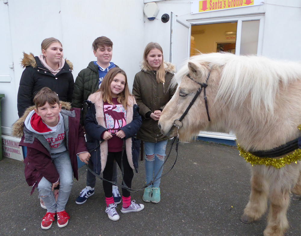 CHILDREN ENJOY SANTA’S VISIT TO FRESHWATER LIFEBOAT STATION