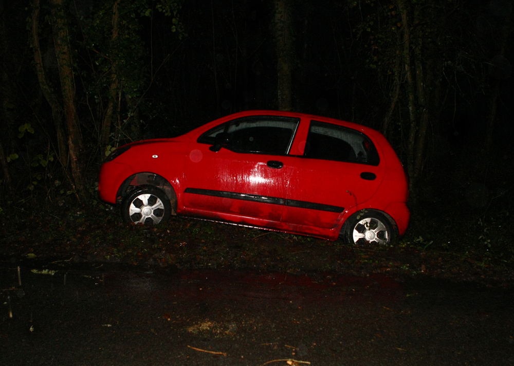 CRASH CLOSES HARDING SHUTE NEAR BRADING