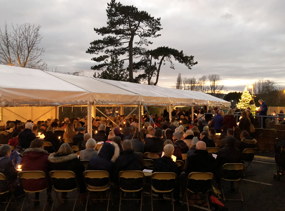 LIGHTS OF LOVE SHINE AT EARL MOUNTBATTEN