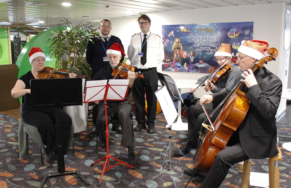 TUNEFUL START TO CHRISTMAS ON BOARD WIGHTLINK’S ST CLARE