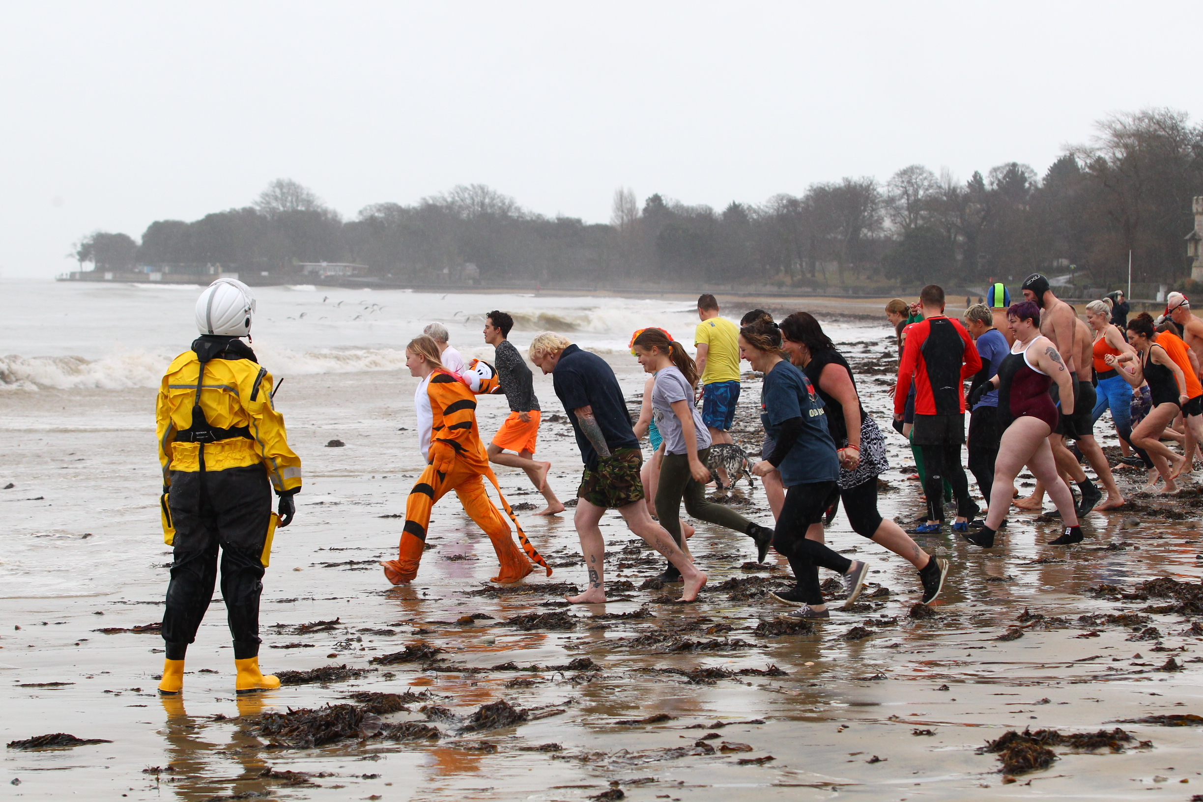FUNDRAISERS TAKE A NEW YEAR’S DIP FOR RYDE RESCUE