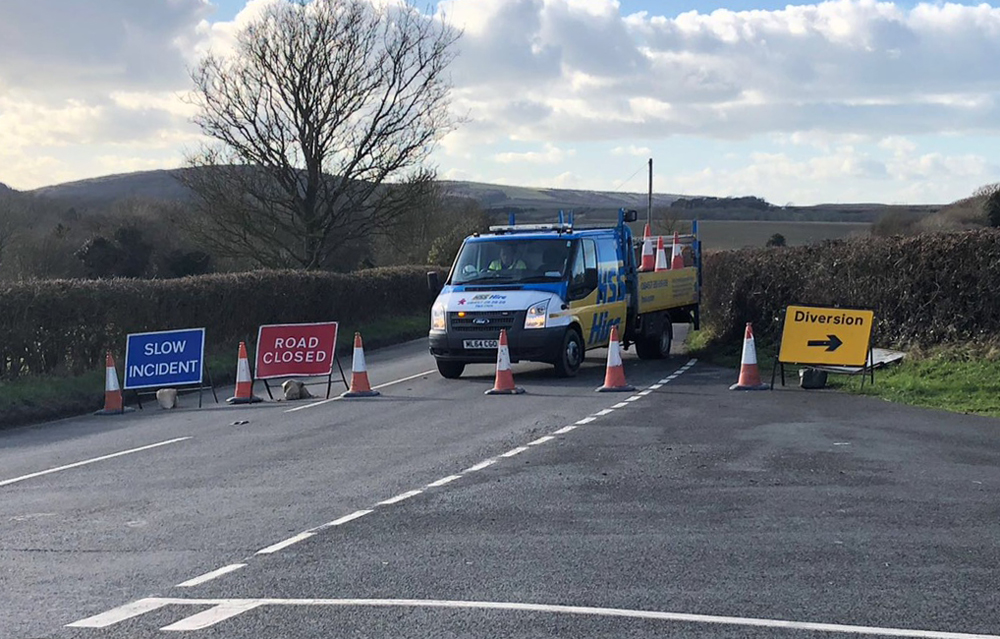 MIDDLE ROAD CLOSED BY CRASH AT CALBOURNE