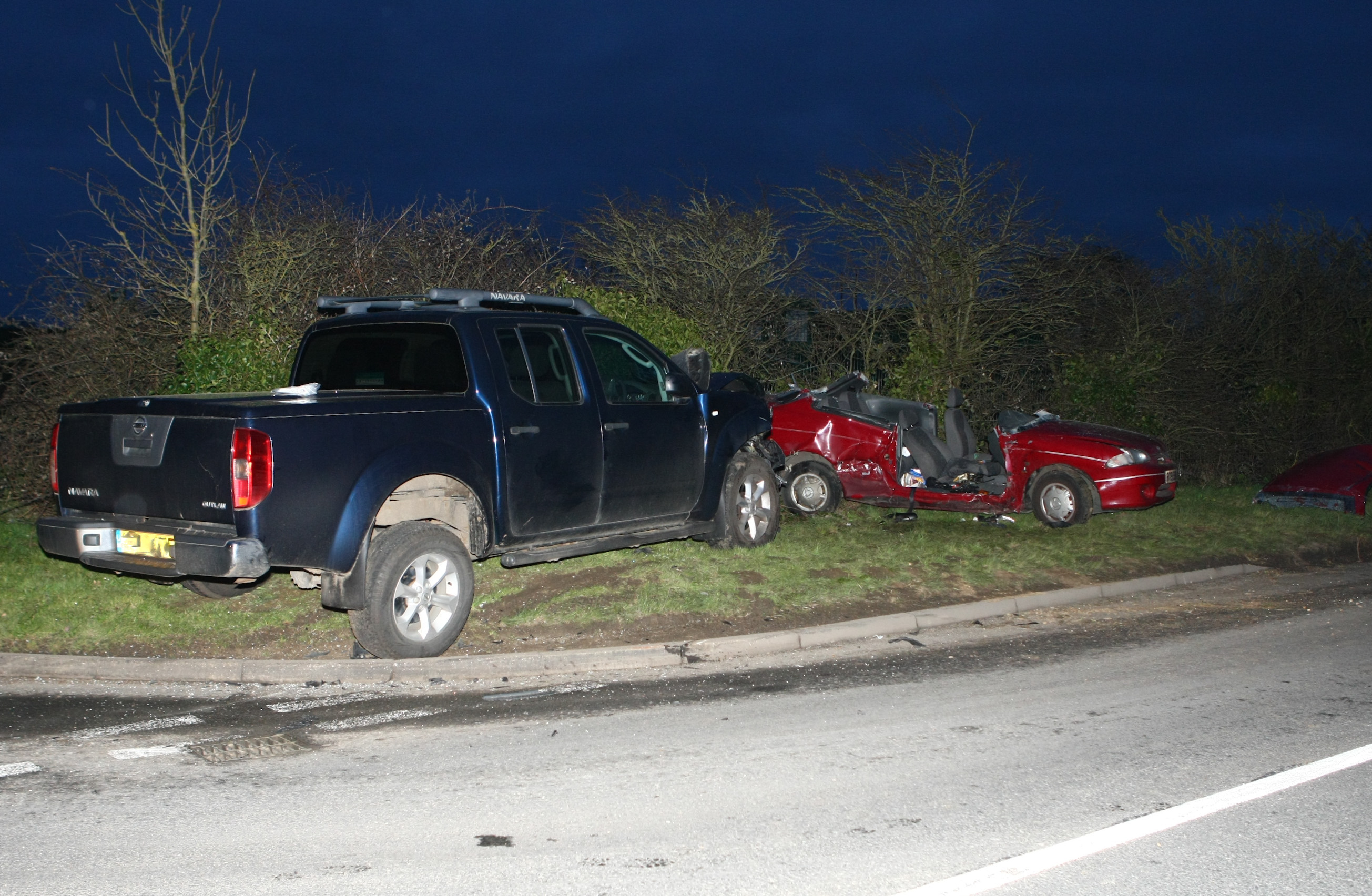 PERSONS TRAPPED IN SERIOUS CRASH ON BRIDDLESFORD ROAD