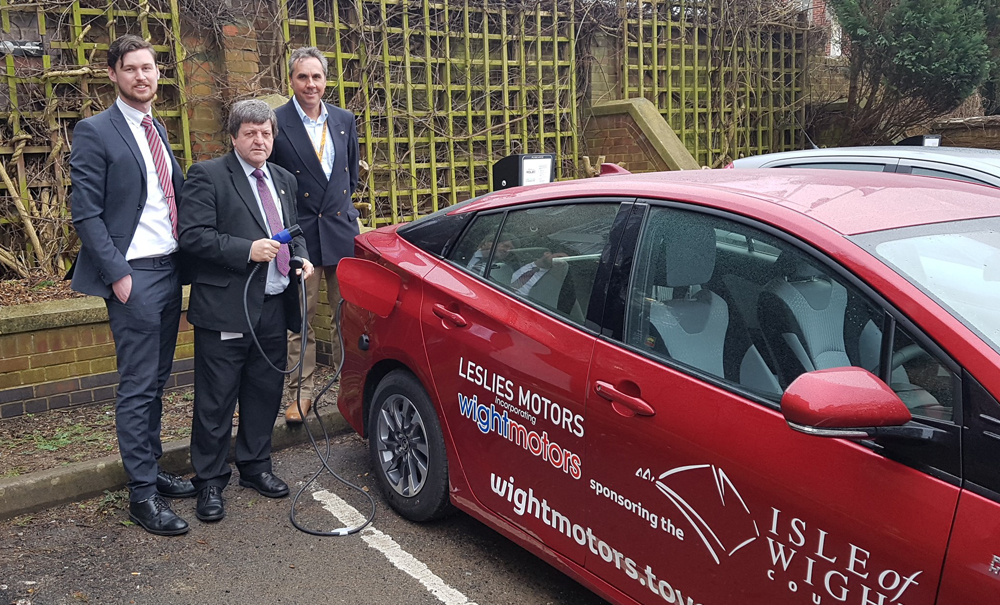 LESLIES MOTORS SPONSOR COUNCIL WITH A BRAND NEW HYBRID CAR