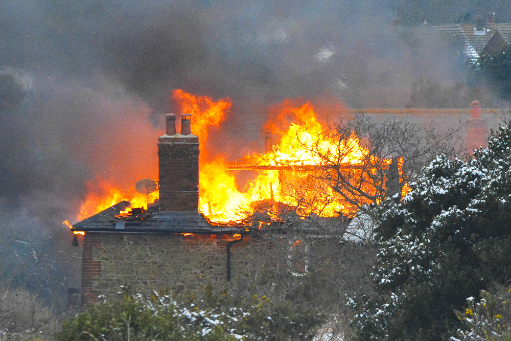 HOUSE FIRE IN SHORWELL