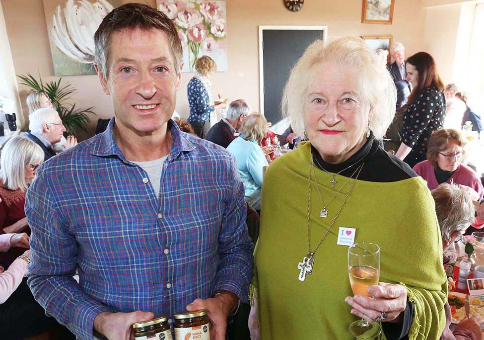 LADY GRYLLS HOSTS CHAMPAGNE AND HONEY BREAKFAST