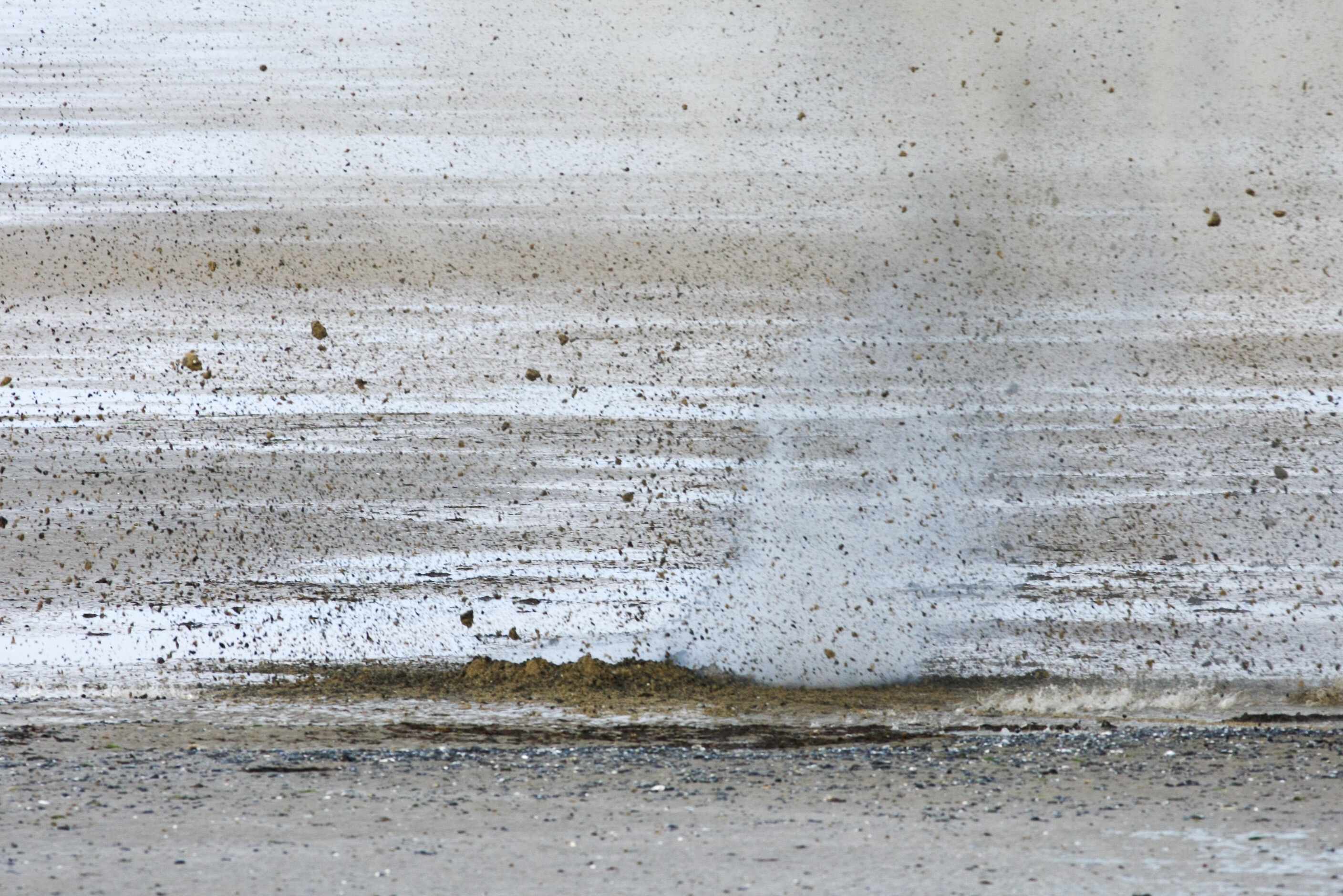 VIDEO BOMB DISPOSAL DETONATE DEVICE ON APPLEY BEACH