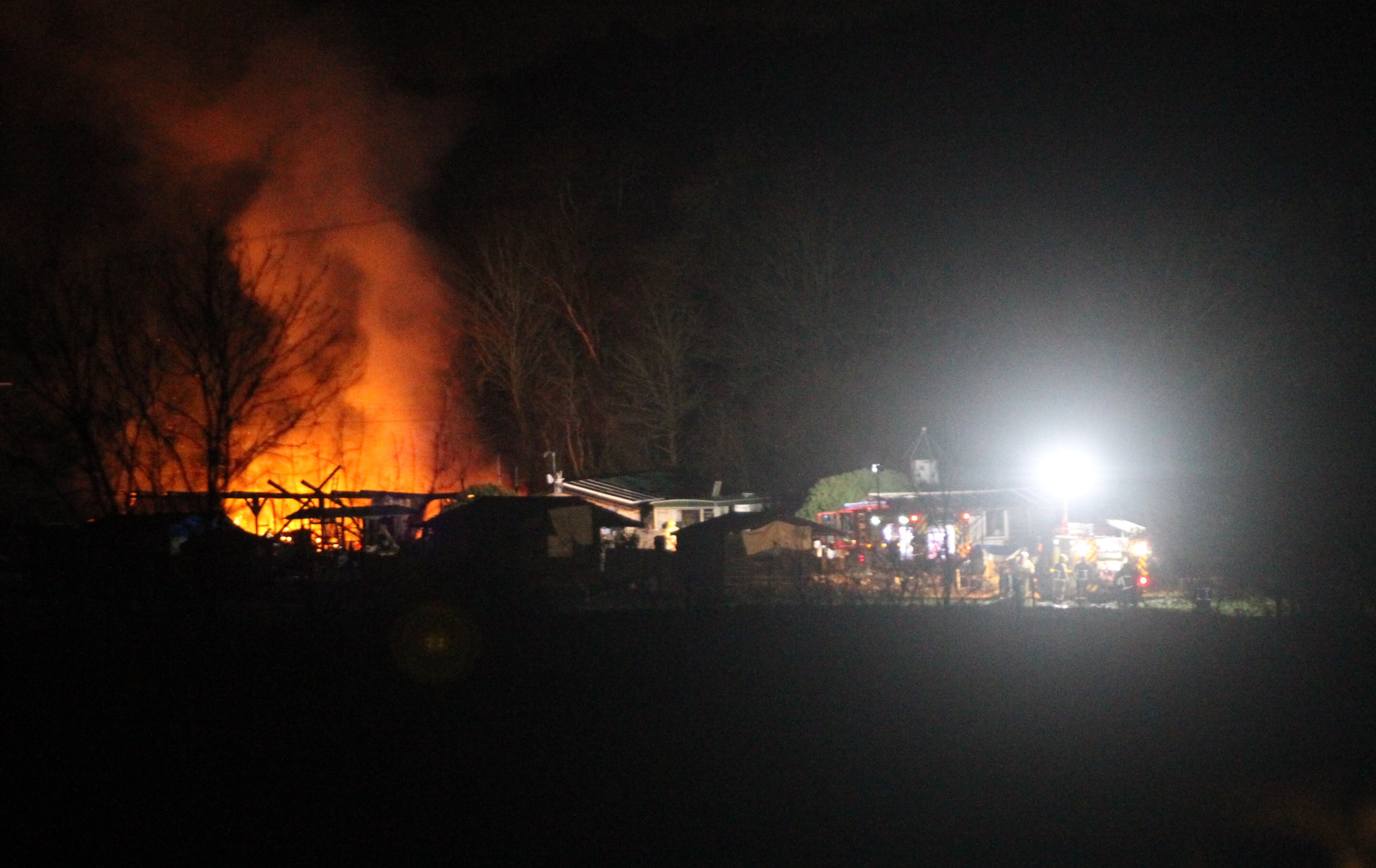 LARGE FIRE BREAKS OUT NEAR HAVENSTREET
